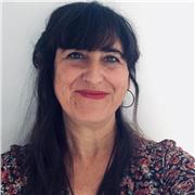 Persona entusiasta, alegre, empática. Estas clases van dirigidas a alumnado de la ESO, de bachillerato, personas adultas.que quieran cerrar sus ciclos.